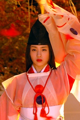 Ishihara Satomi as Shizuka Gozen from NHK Taiga Drama Yoshitsune